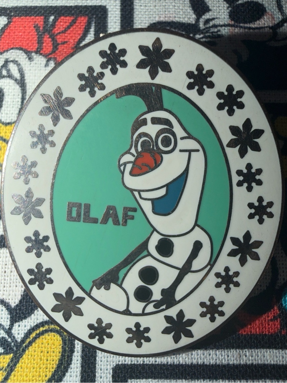 Olaf - Frozen - Booster - Oval with Snowflakes Disney Pin Used